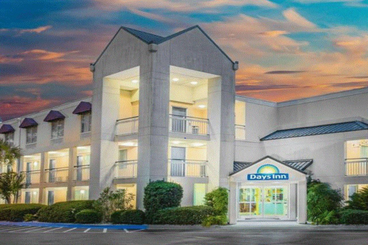 Hotel Carolina A Days Inn By Wyndham Hilton Head Island Exterior foto