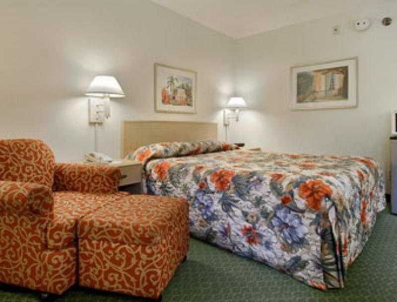 Hotel Carolina A Days Inn By Wyndham Hilton Head Island Exterior foto